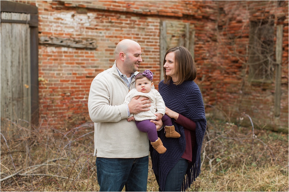 Cozy Holiday Family Portrait Photography | Historic Smithville Park | The D Family