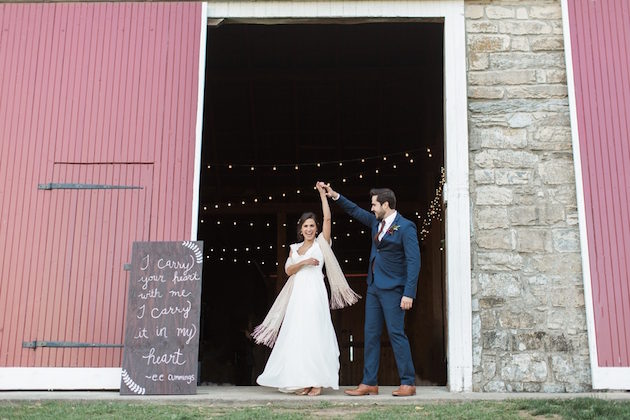 Beautiful Barn Wedding | Samantha Jay Photography | Bridal Musings Wedding Blog 71