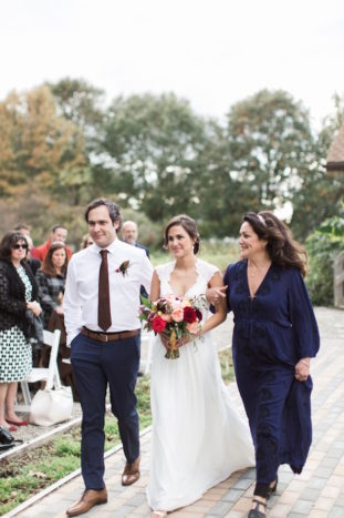Beautiful Barn Wedding | Samantha Jay Photography | Bridal Musings Wedding Blog 36