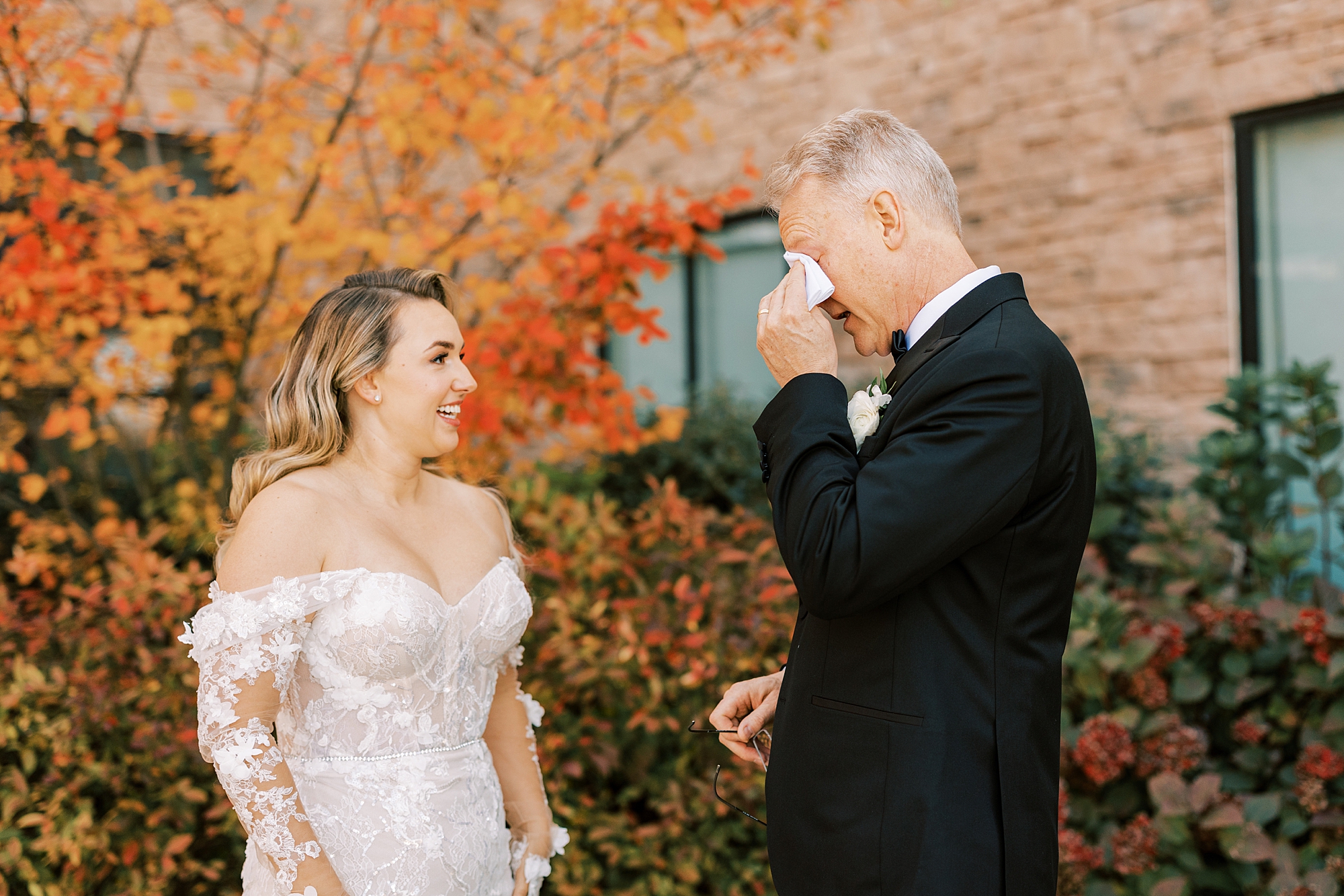 dad cries during first look with bride outside Parque Ridley Creek