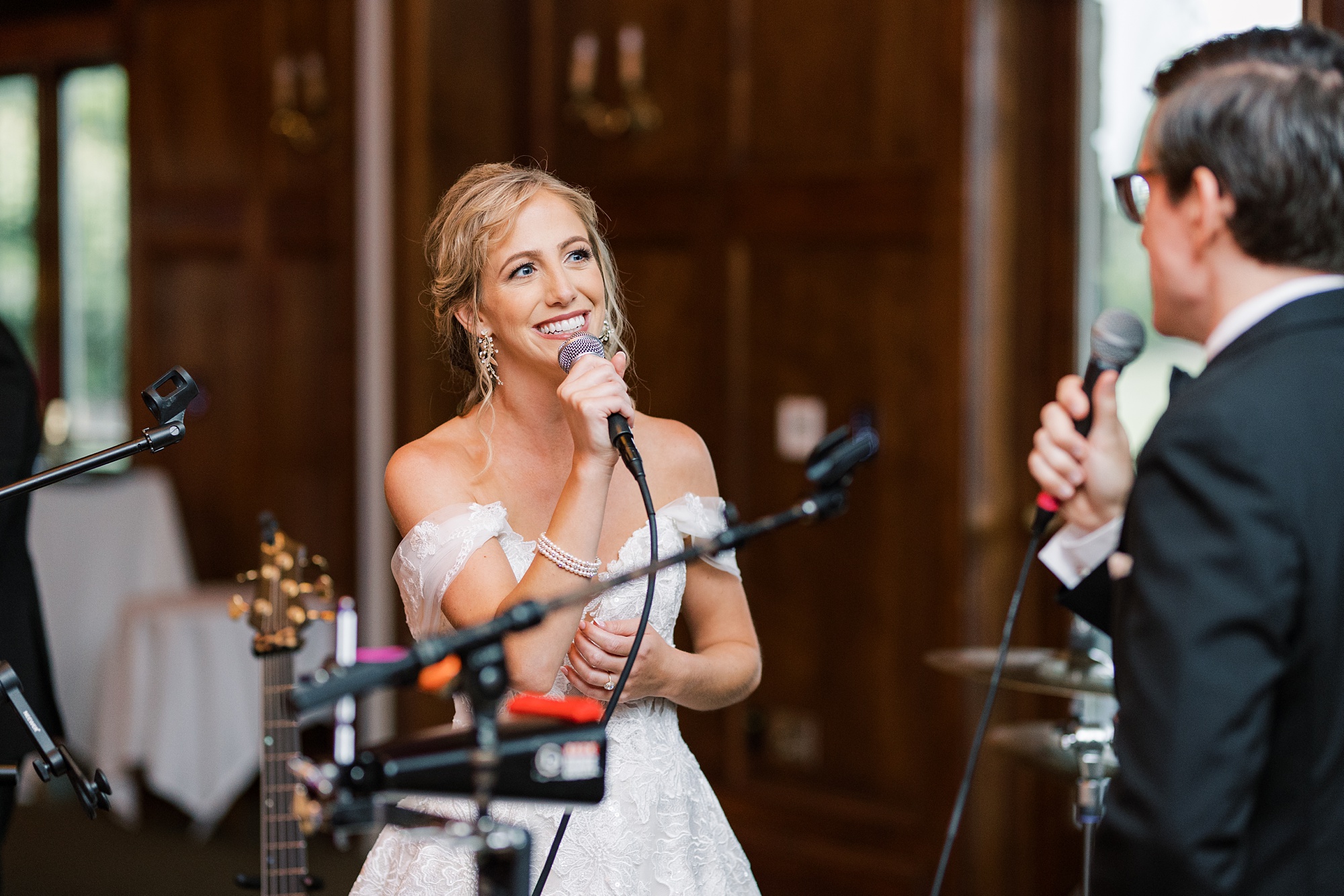 bride sings during Skytop PA wedding reception
